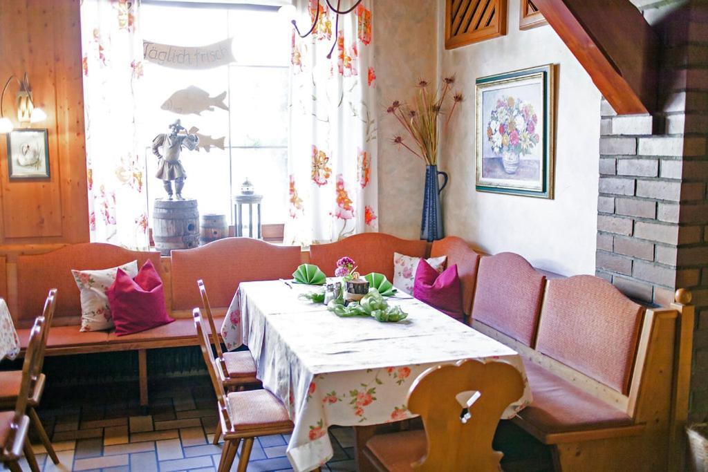 Hotel Brauereigasthof Schwanenbraeu Ebermannstadt Buitenkant foto